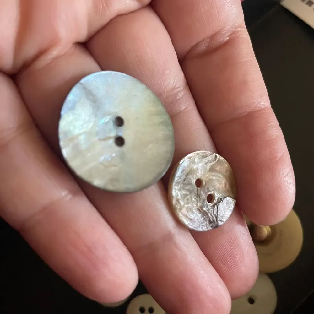 Lot sewing Clothing buttons abalone shell stone natural varied sizes cream white